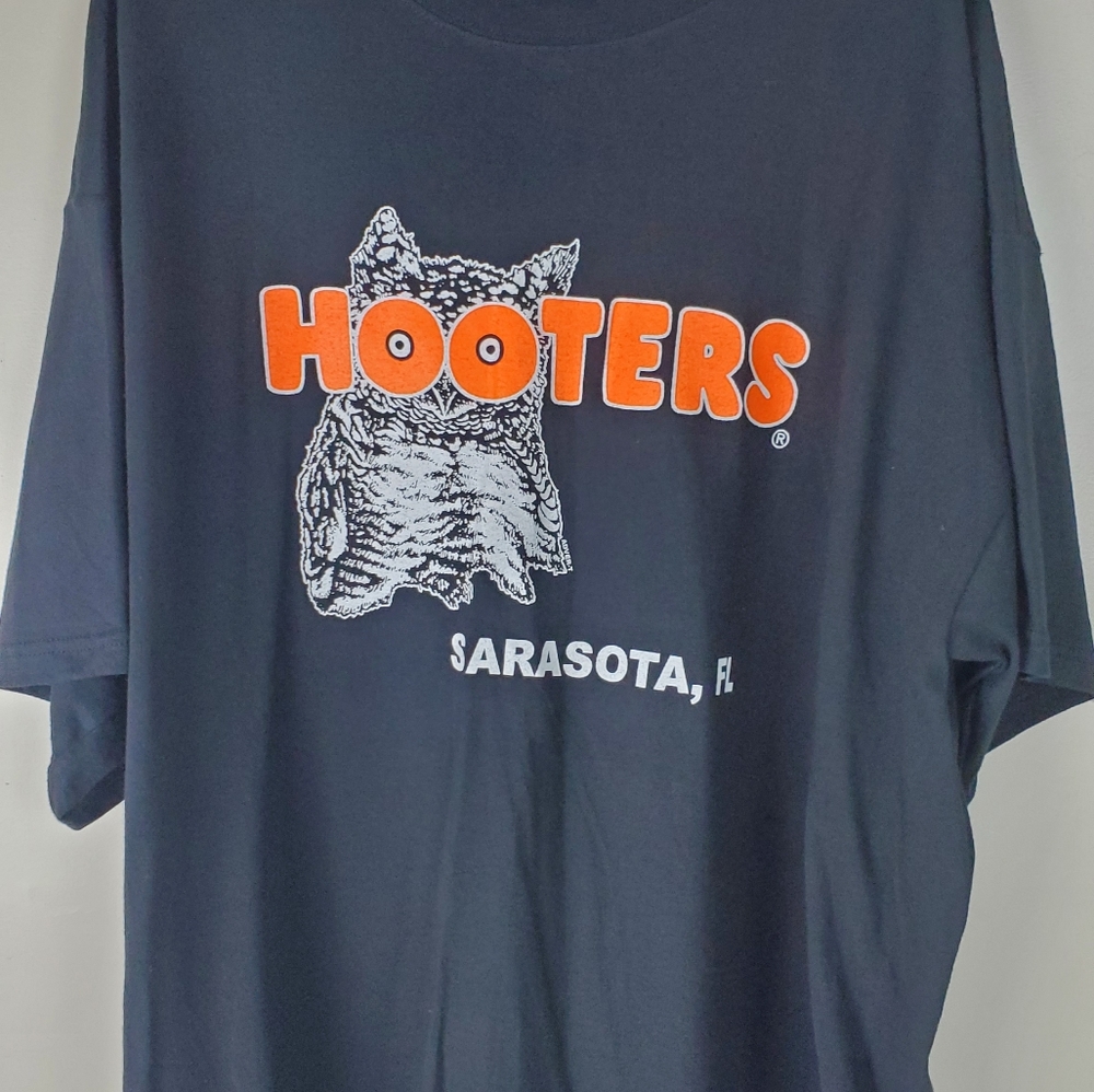 Vintage Hooters XXL Mens T Shirt Black
